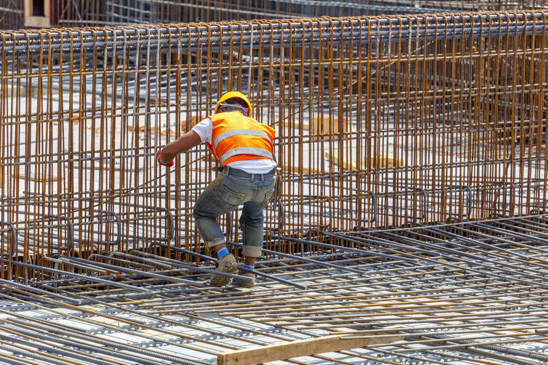 The Ultimate Smartwatch for Tradies: Why the Tradie Mate Tough Smart Watch Stands Out