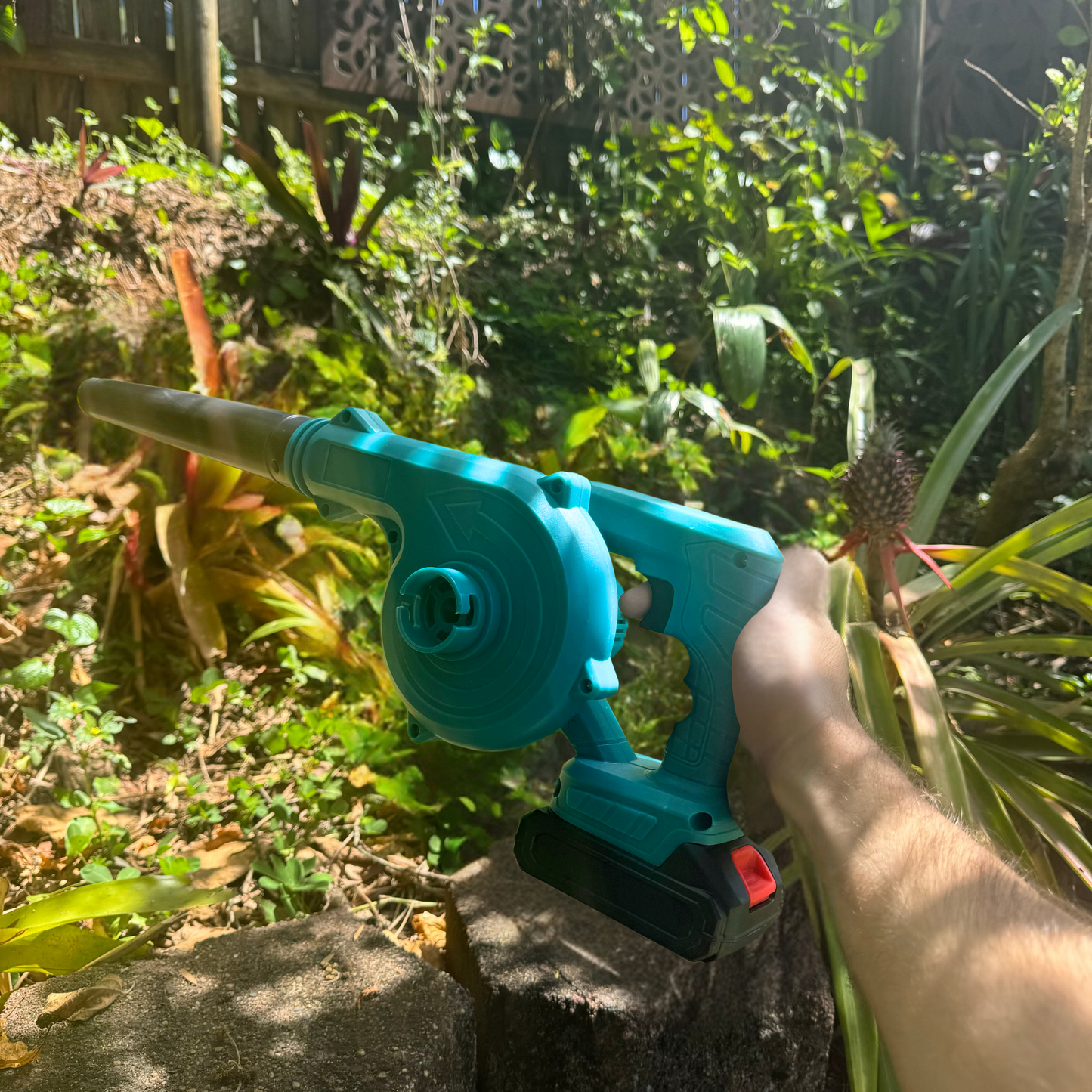 2 In 1 Leaf Blower & Vacuum + 2 Batteries (FREE)